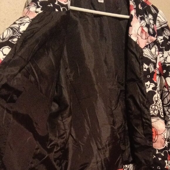 Kim Rogers Black and Red Floral Blazer - Picture 12 of 12